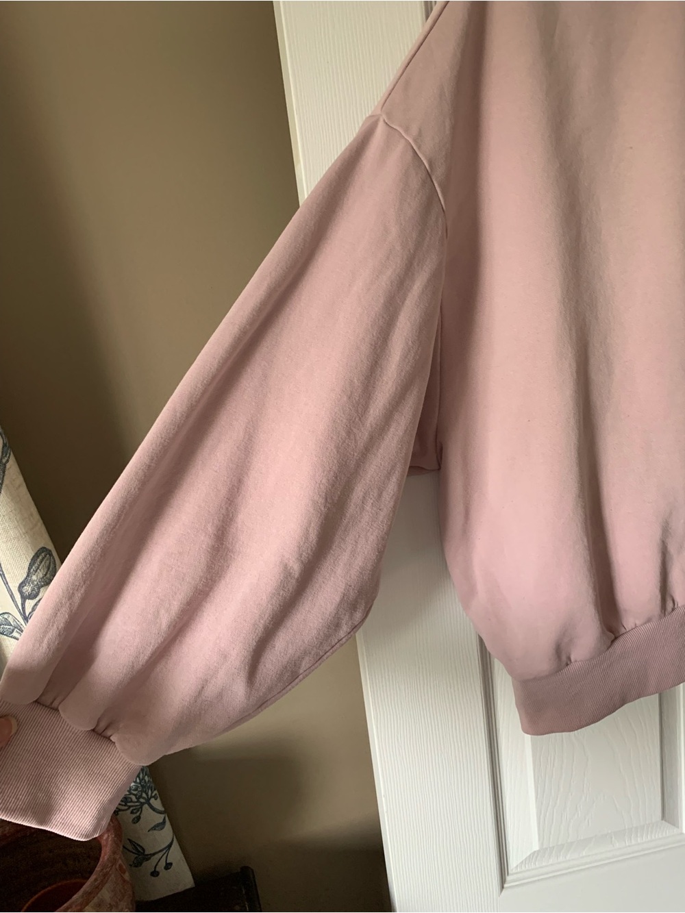Divided H&M Light Pink Crewneck Sweatshirt - Picture 2 of 5